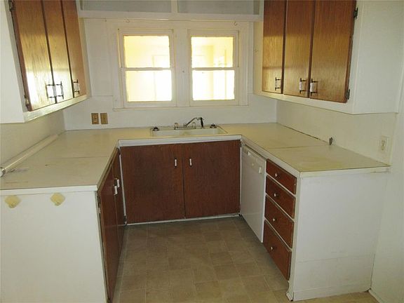 4th image of 705 N Rangeline St