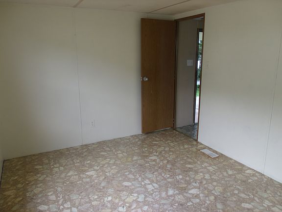 5th image of 726 Kentucky Ave SW
