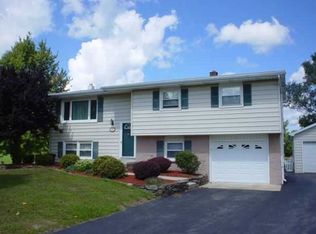 8271 Mill Rd, Gasport, NY 14067