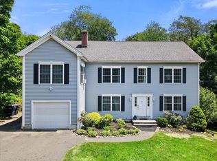 5 Main Dr, Brookfield, CT 06804