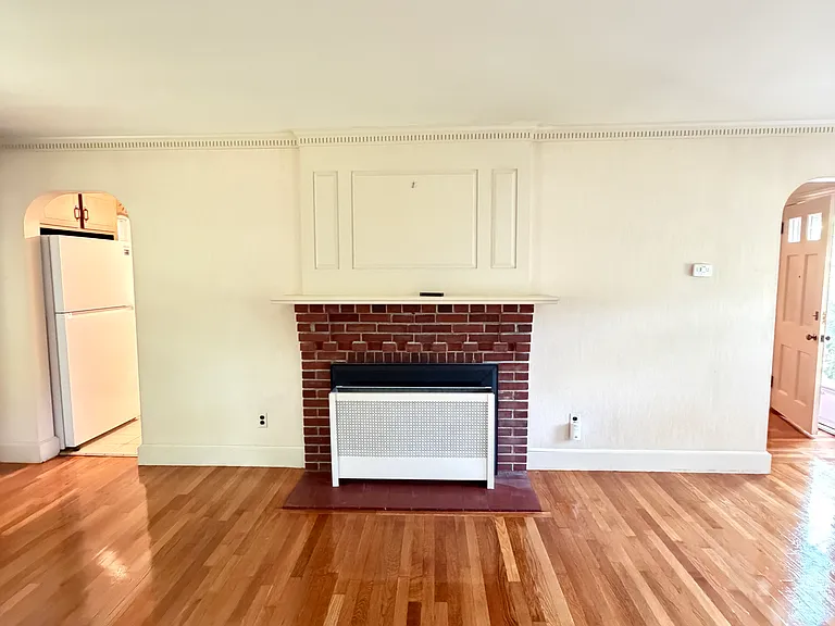 67 Park Ave — Photo 2