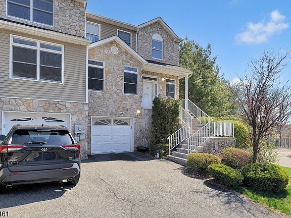 4th image of 39 Autumn Ridge Rd