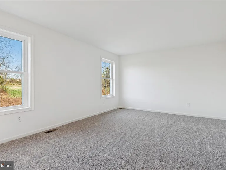 118 Silversmith Rd — Photo 4