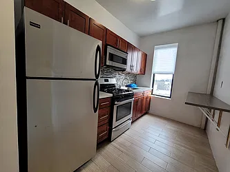 Rented by R New York