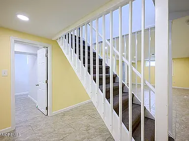 19 Princeton Dr — Photo 30
