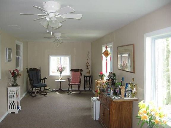 4th image of 36 Dogwood Cir