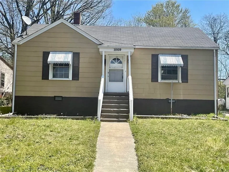 3 bed, 884 sqft, $1,495 — Photo 1