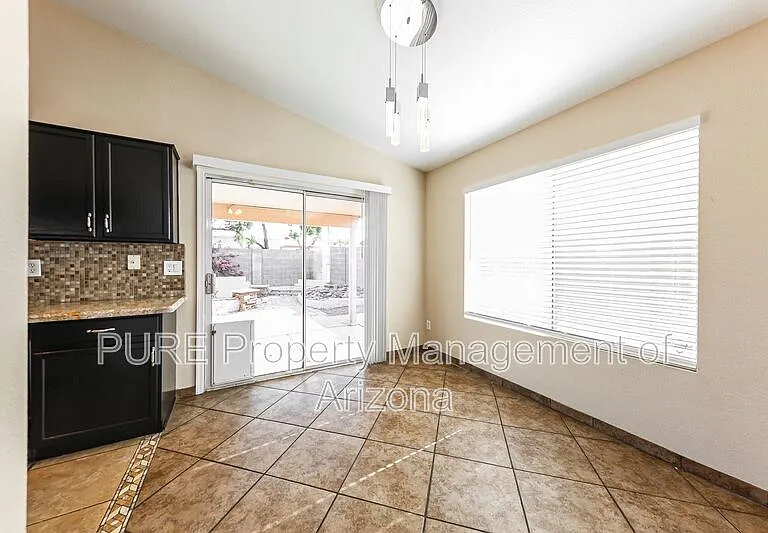 3514 W Fallen Leaf Ln — Photo 9