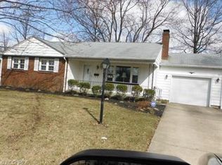 1021 Collins St, Austintown, OH