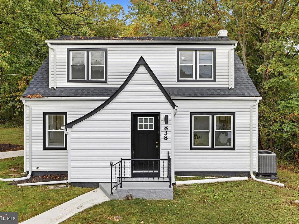 1st image of 838 S Stepney Rd