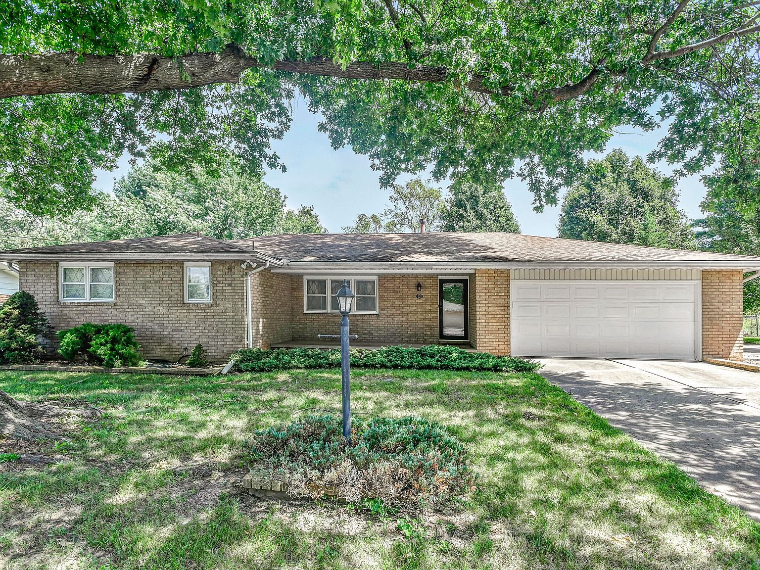 3302 North Pickwick Avenue, Springfield, MO 65803 Zillow