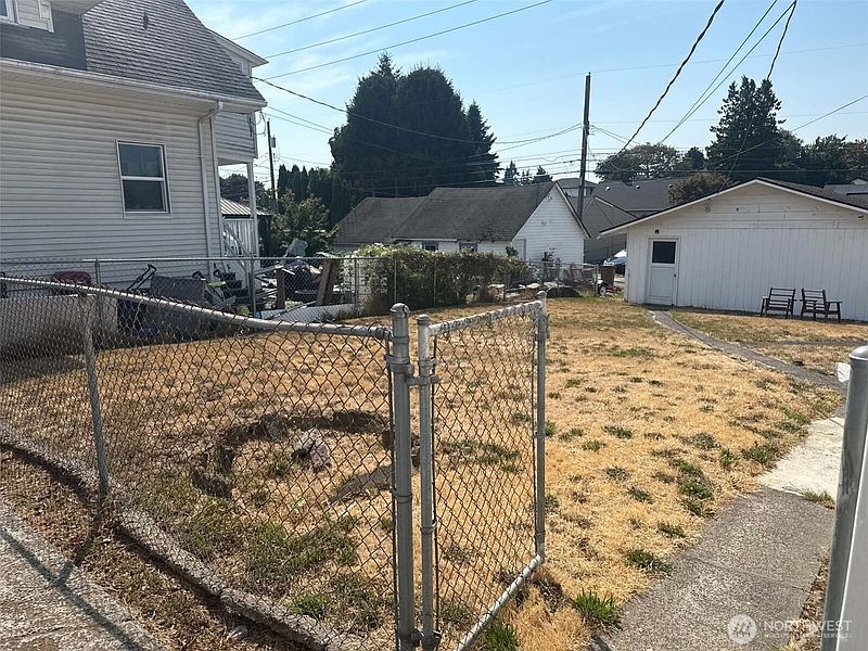 5th image of 1936 S M Street