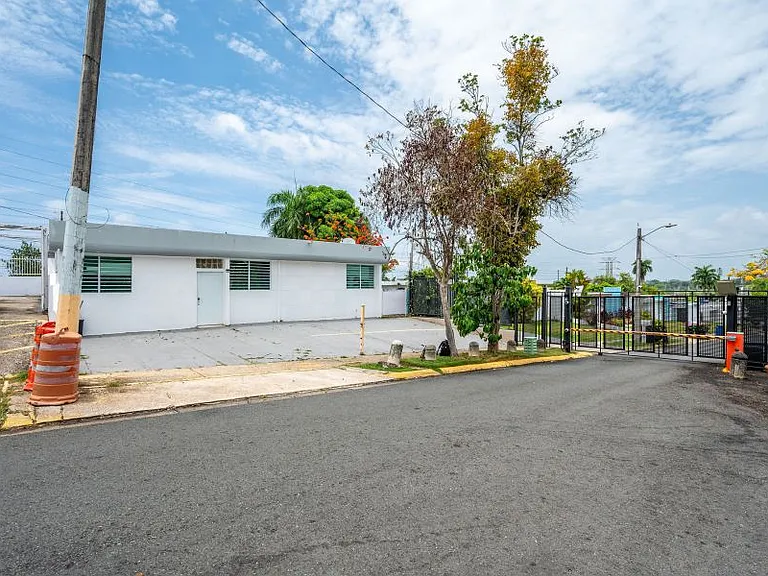 Urb Crown Hills 127 Calle Carite — Photo 3