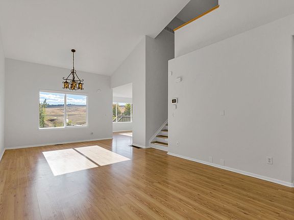 Sitting Room/Dining Room