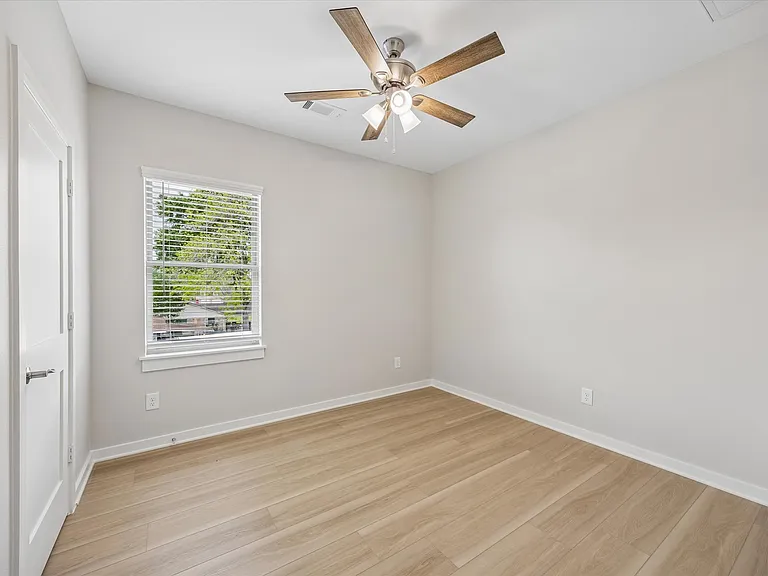 2329 Austin Ave N #B — Photo 10