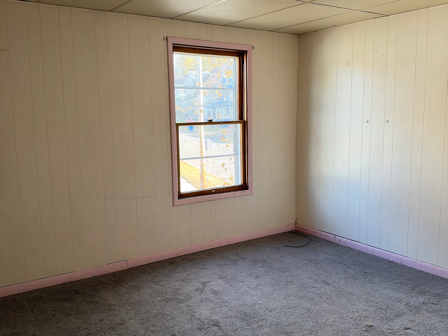 7 bed, 2450 sqft, $1,550 — Photo 3