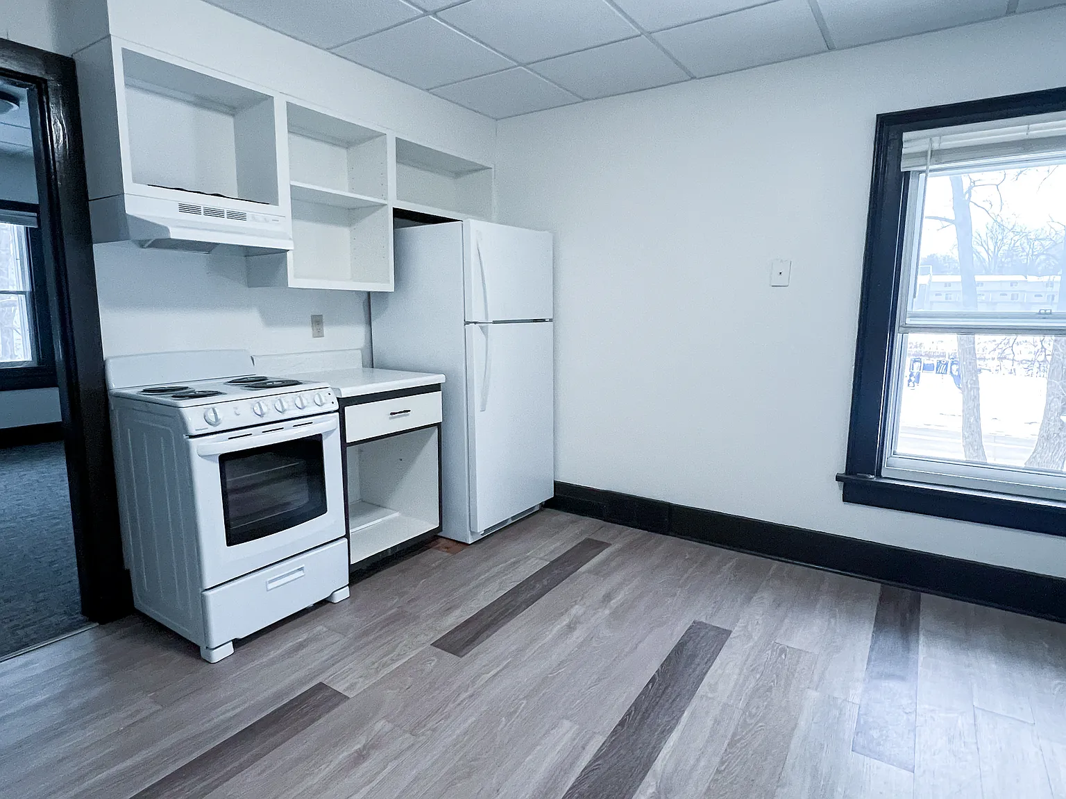 215 E Green St - Unit 4 — Photo 1