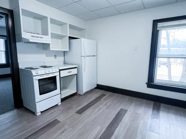 215 E Green St Unit 4, West Branch, IA 52358