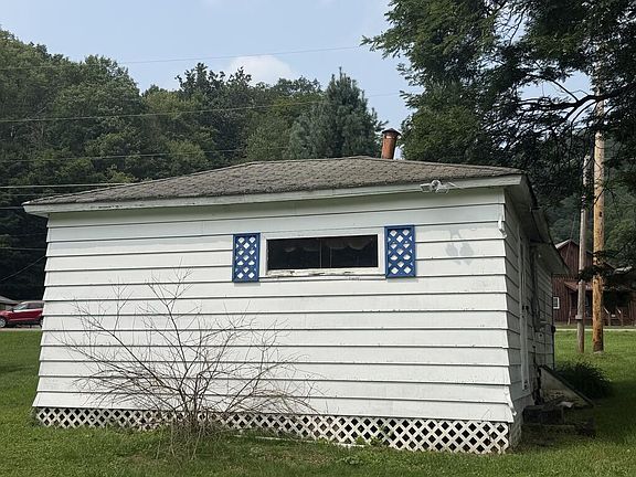 3rd image of 271 W Branch Rd