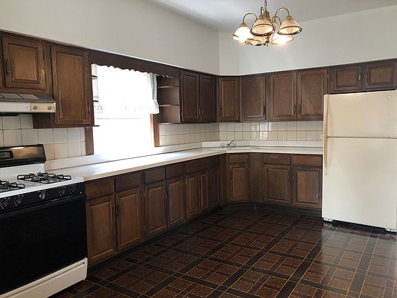 4th image of 5349 W Newport Ave #2