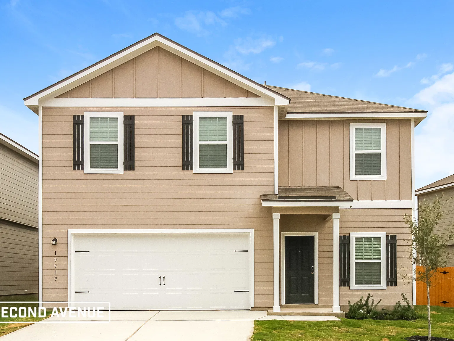 4 bed, 2.5 bath, 2205 sqft, $1,969 — Photo 1