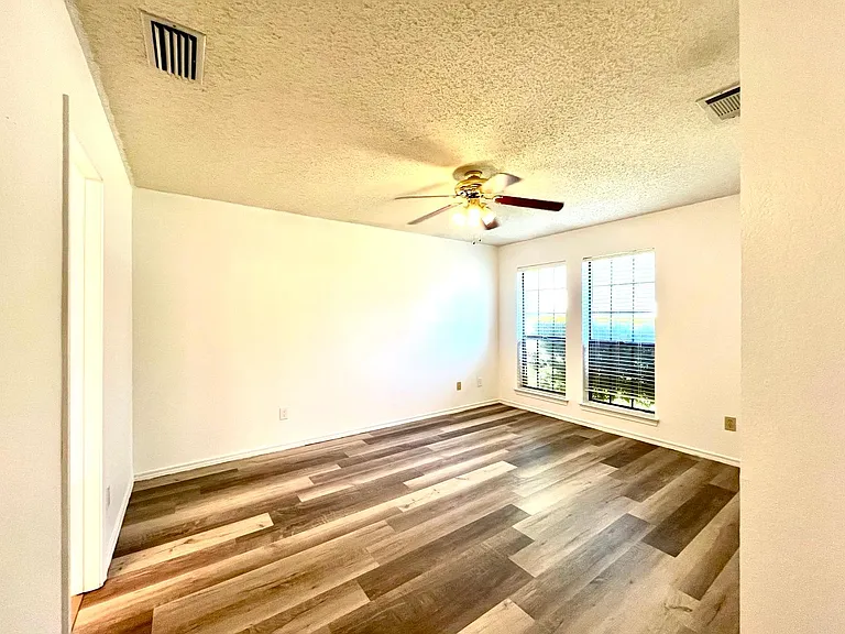 8220 Willow Creek Dr — Photo 11