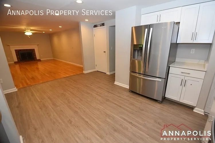 528 Bay Green Dr — Photo 3