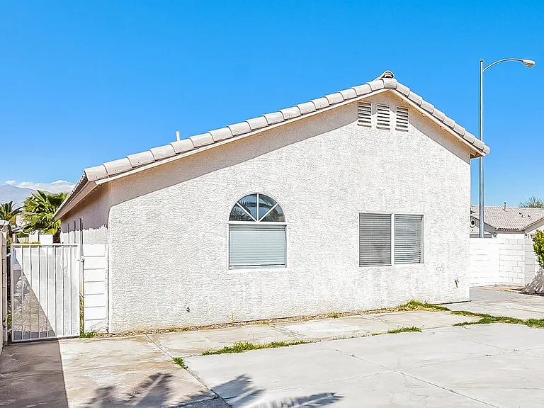 2401 Cypress Island Ct — Photo 15