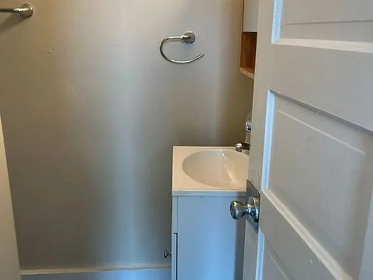 1201 Columbia Ave — Photo 11