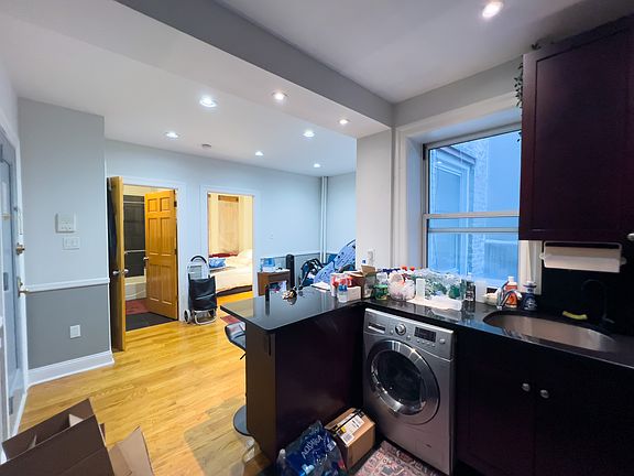 3rd image of 42 Bank St APT 12B