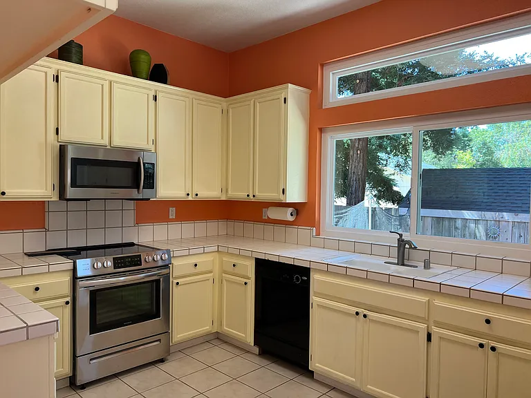 1109 Sikes Ct — Photo 21
