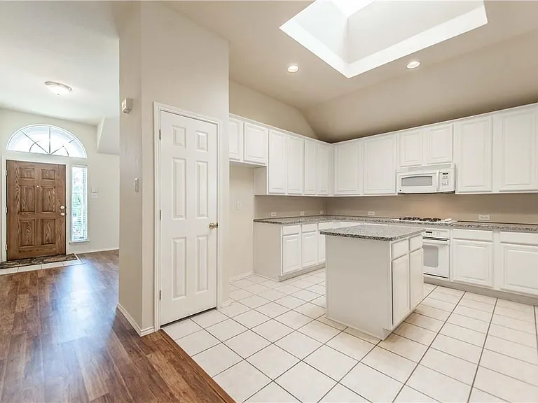 2424 Brycewood Ln — Photo 4