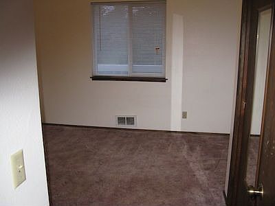 5th image of 370 Bass Ave NE