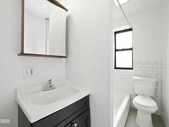 4th image of 729 Lafayette Ave #4MN