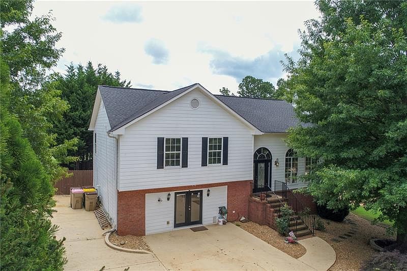 1st image of 5463 Riverchase Dr