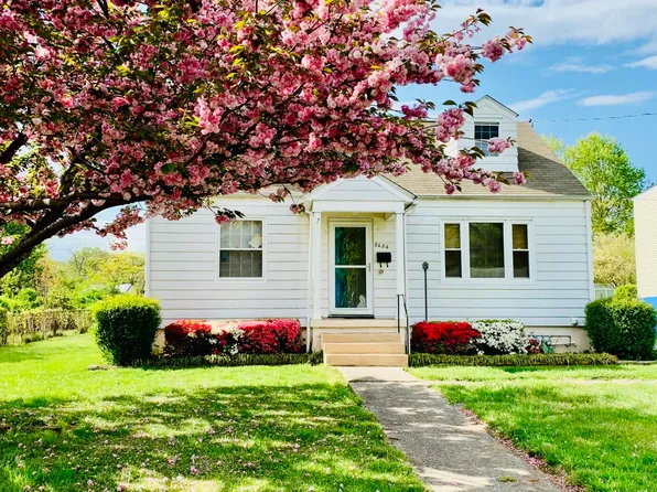 2626 Dorchester Dr NW, Roanoke, VA 24012