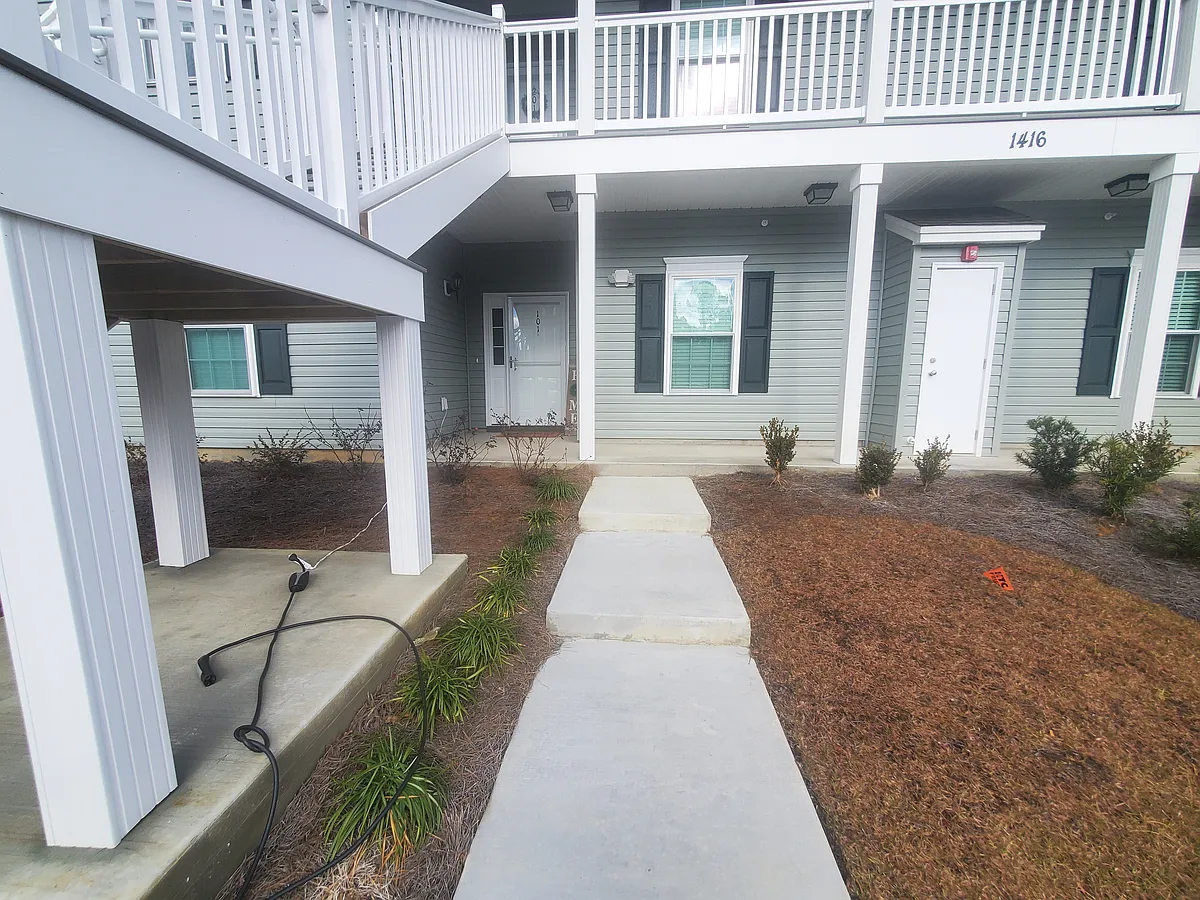 Ground level end unit - 1416 Gooseneck Pl #101