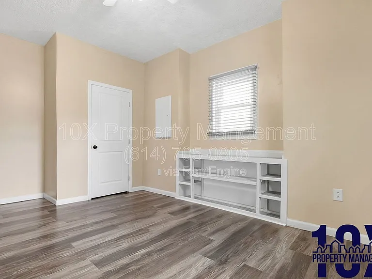 1652 Summit St #A — Photo 15