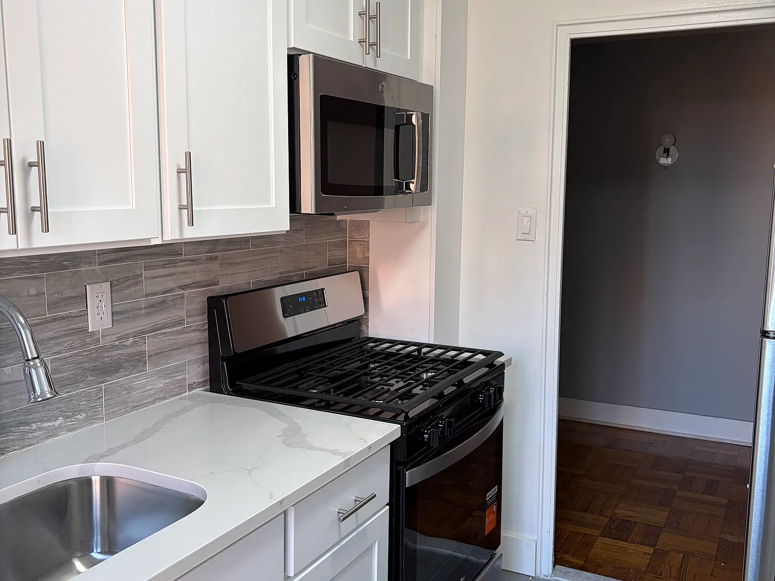 Studio, $1,995 — Photo 2