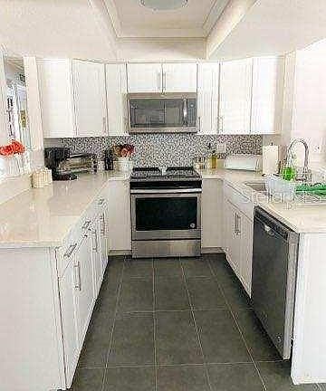 5th image of 411 Tangerine Dr