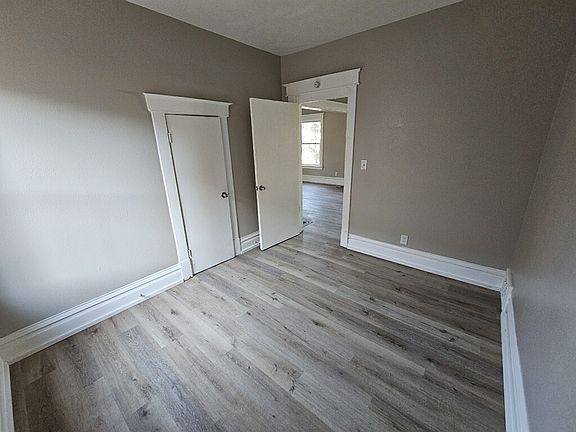 4th image of 610 Acorn St #1