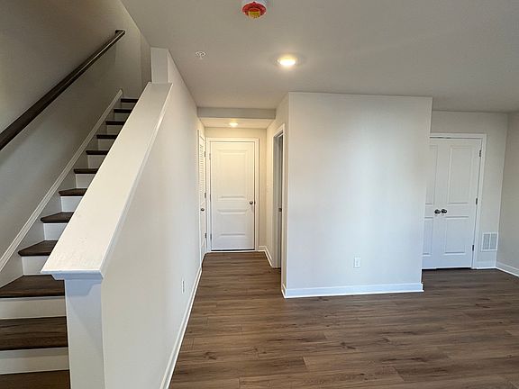 5th image of 26 Anderson Dr #26