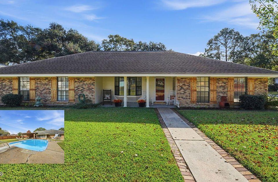 1st image of 705 S Beau Pre Rd