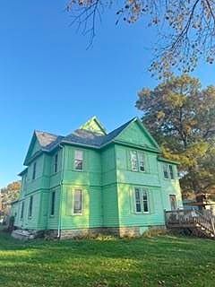 1st image of 825 Woodside Ave