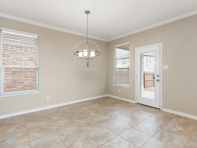 2073 Oxbow Cir — Photo 10