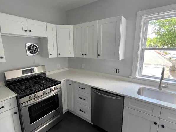 44 Carrington Ave Floor 2, Providence, RI 02906
