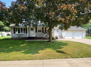 10910 North Dr, Fowler, MI 48835