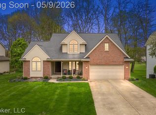 1111 Elk Run, Howell, MI 48843