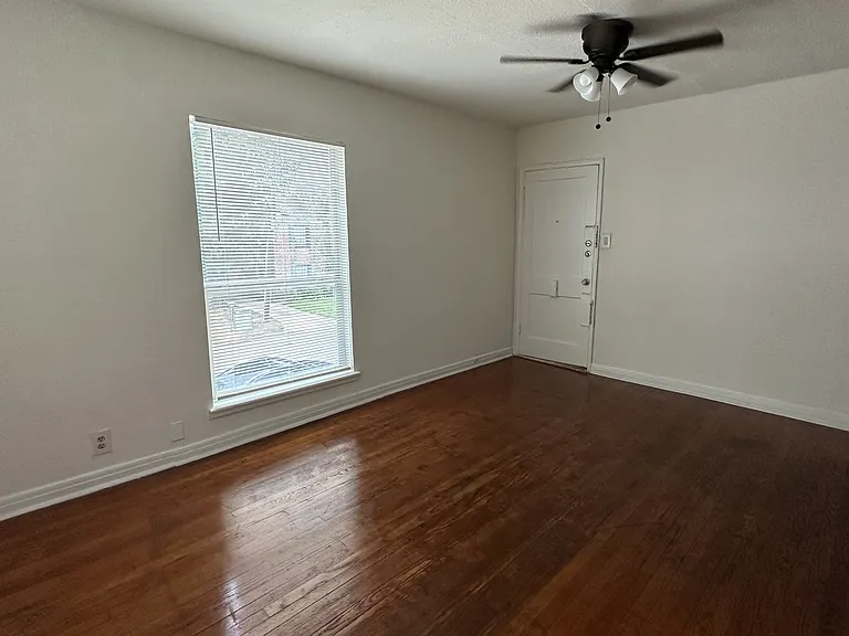 1842 W Main St #3 — Photo 5