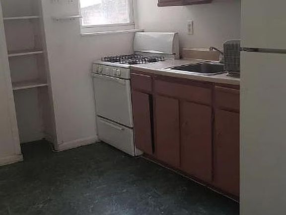 4th image of 432 Dickinson St #2
